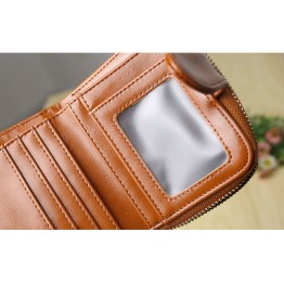 Small women’s interlocked leather wallet with zipper 